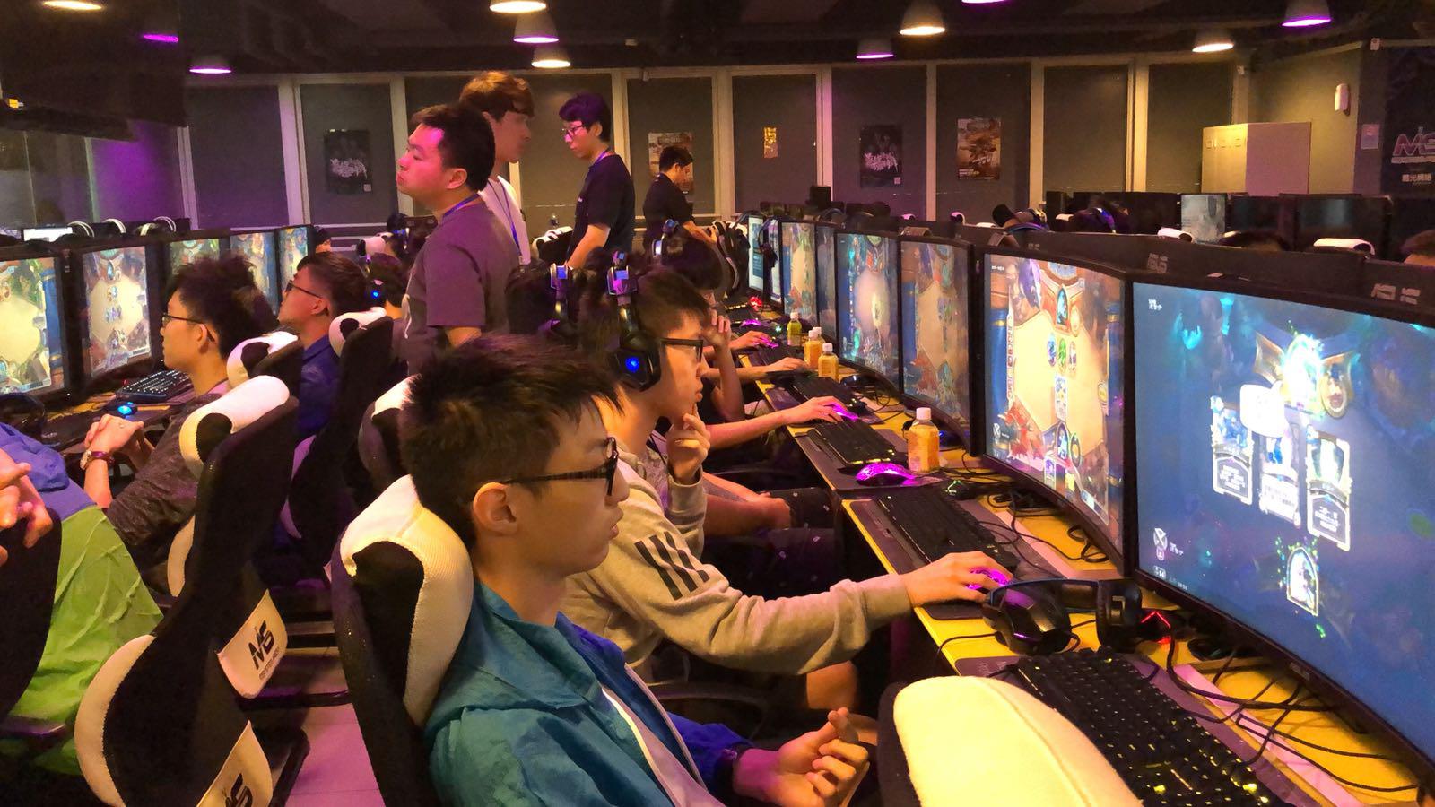 也让我们看 也让我们看