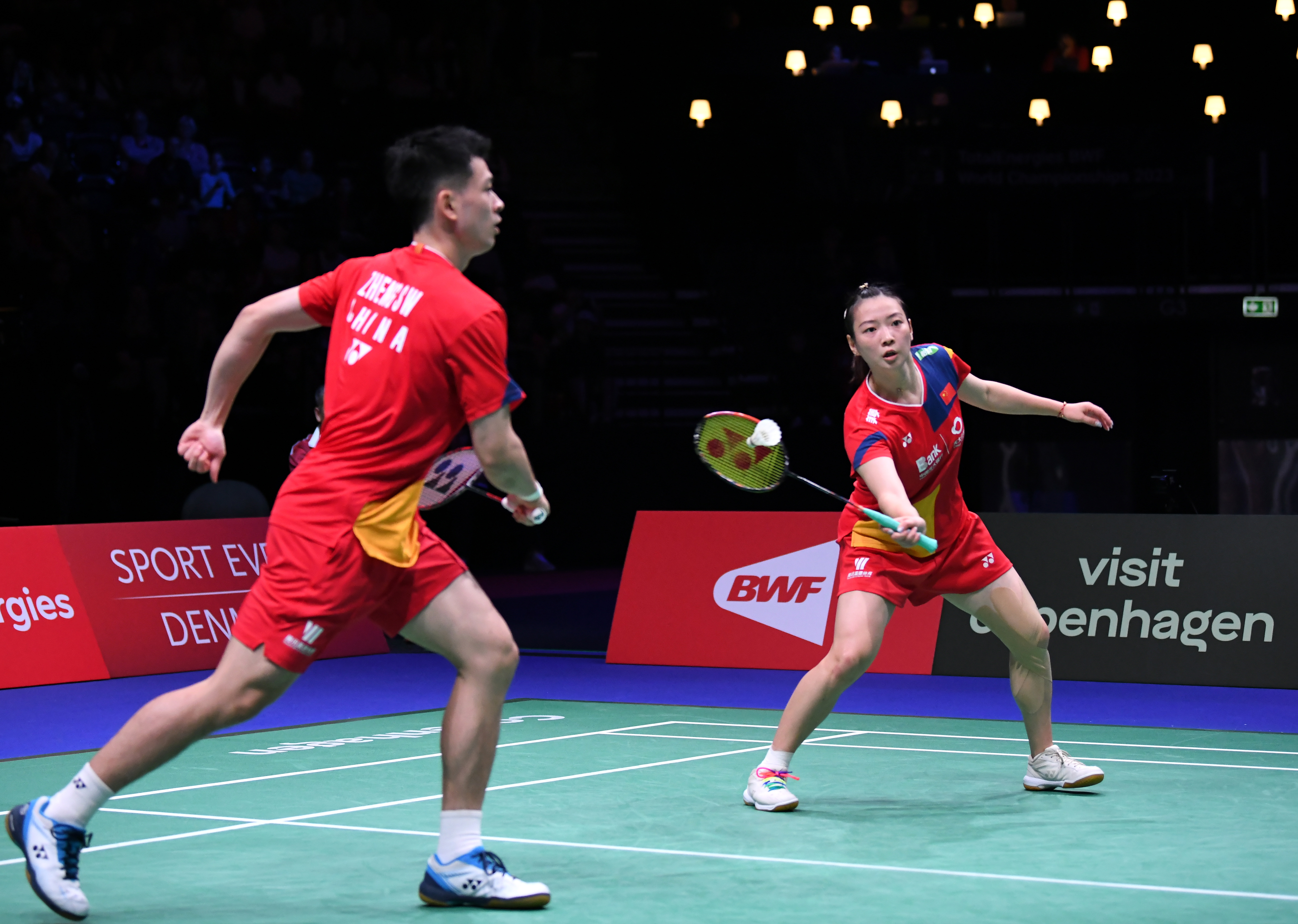 场的严峻挑 场的严峻挑