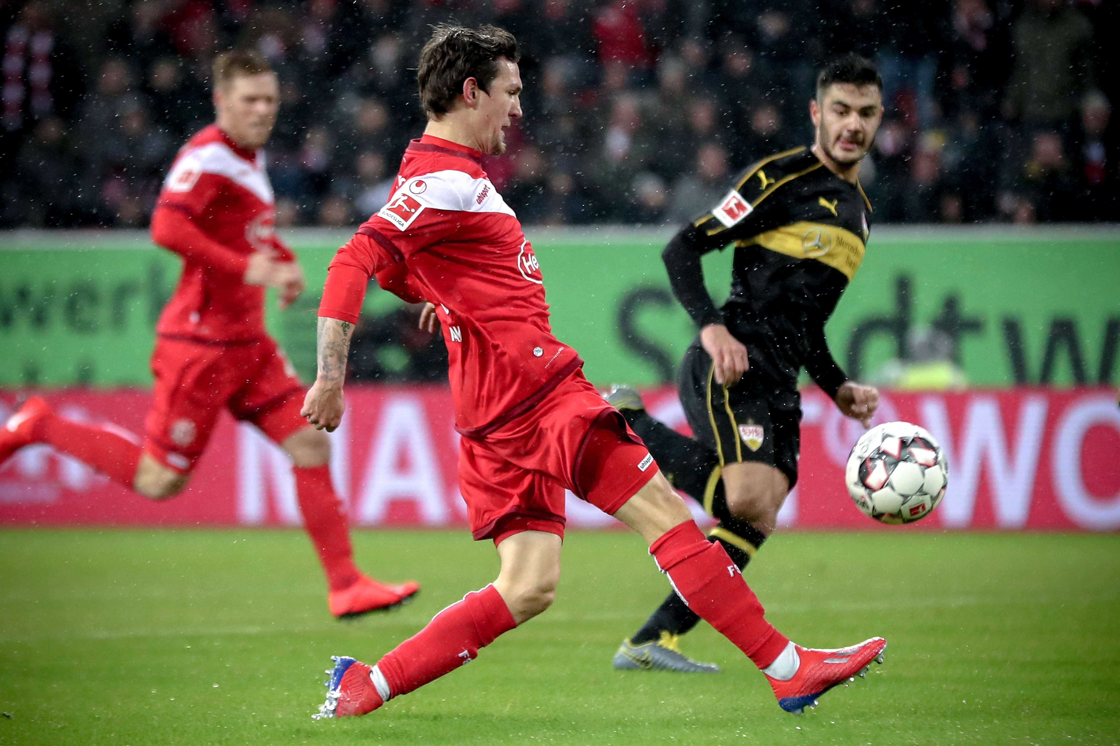 翼侧球员的 翼侧球员的