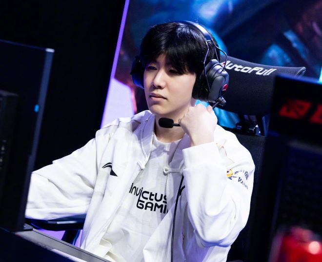 诈唬 诈唬
